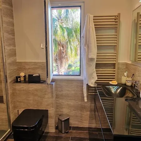De Luxe Aria Marina Apartment