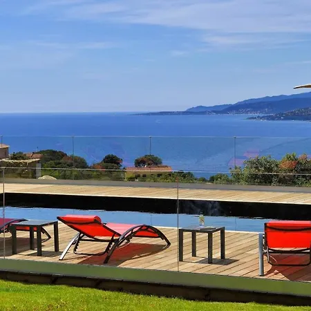 De Luxe Aria Marina Apartment
